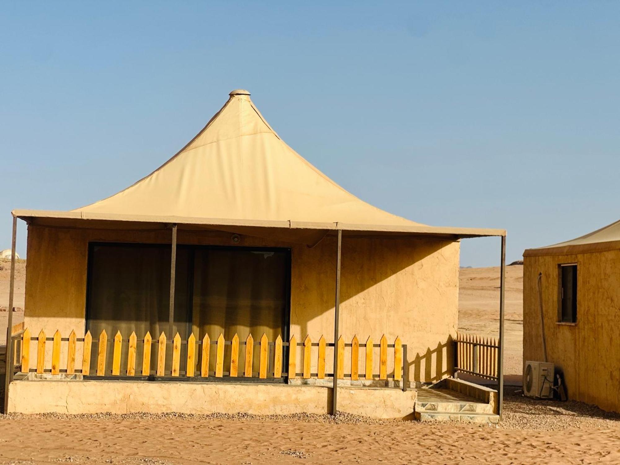 Rum Four Mountain Luxury Camp Wadi Rum Exterior photo