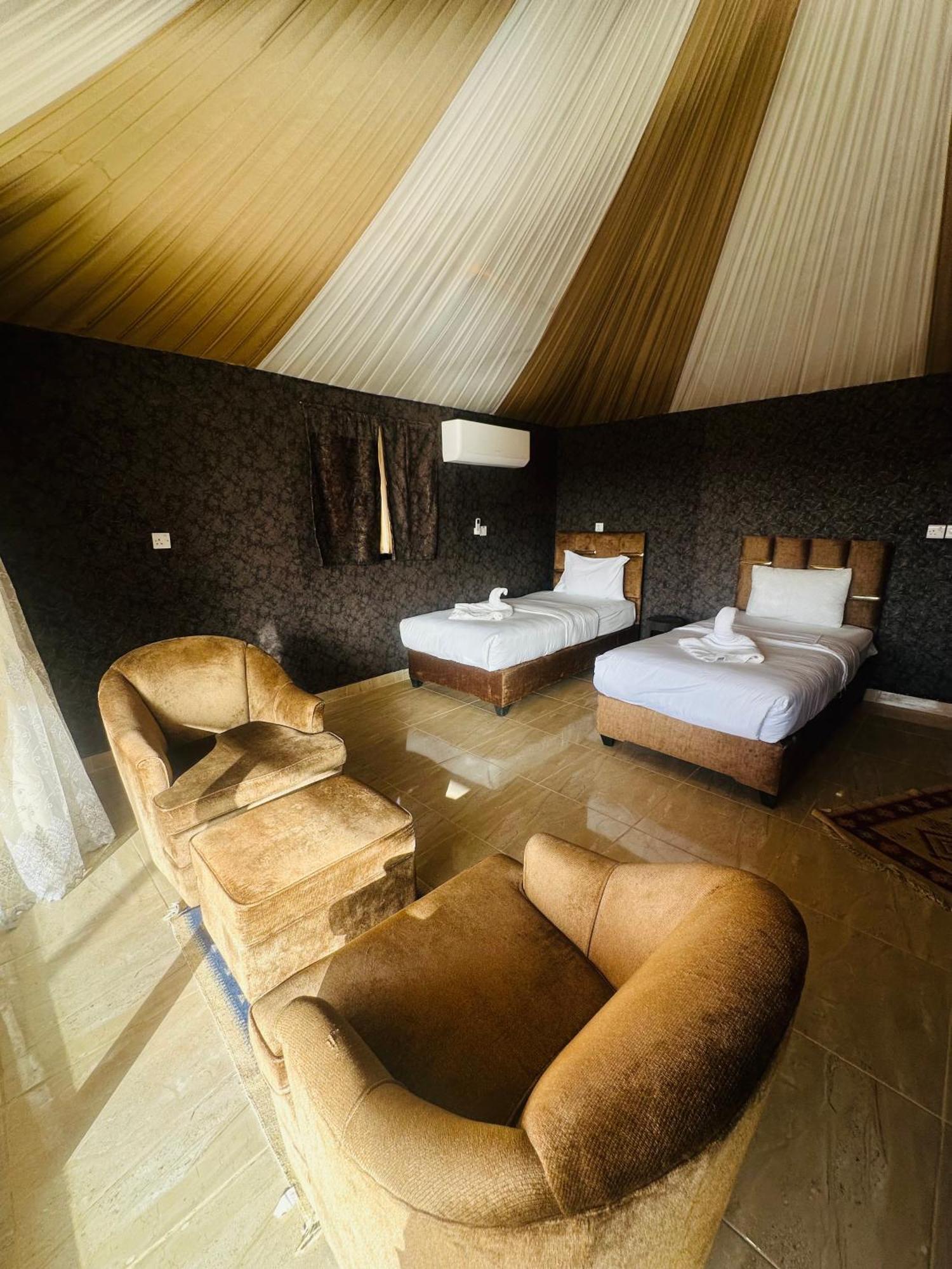 Rum Four Mountain Luxury Camp Wadi Rum Exterior photo