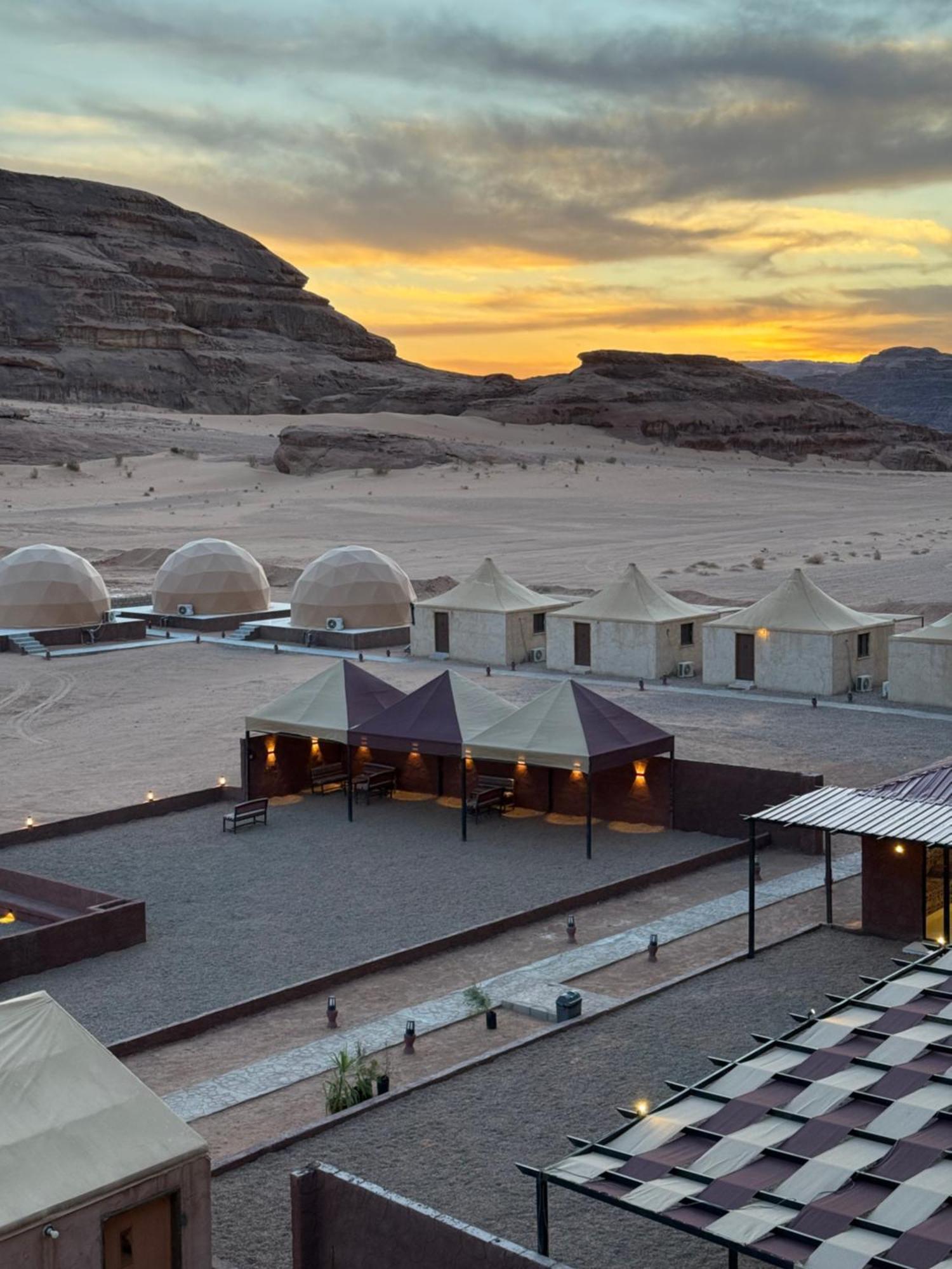 Rum Four Mountain Luxury Camp Wadi Rum Exterior photo