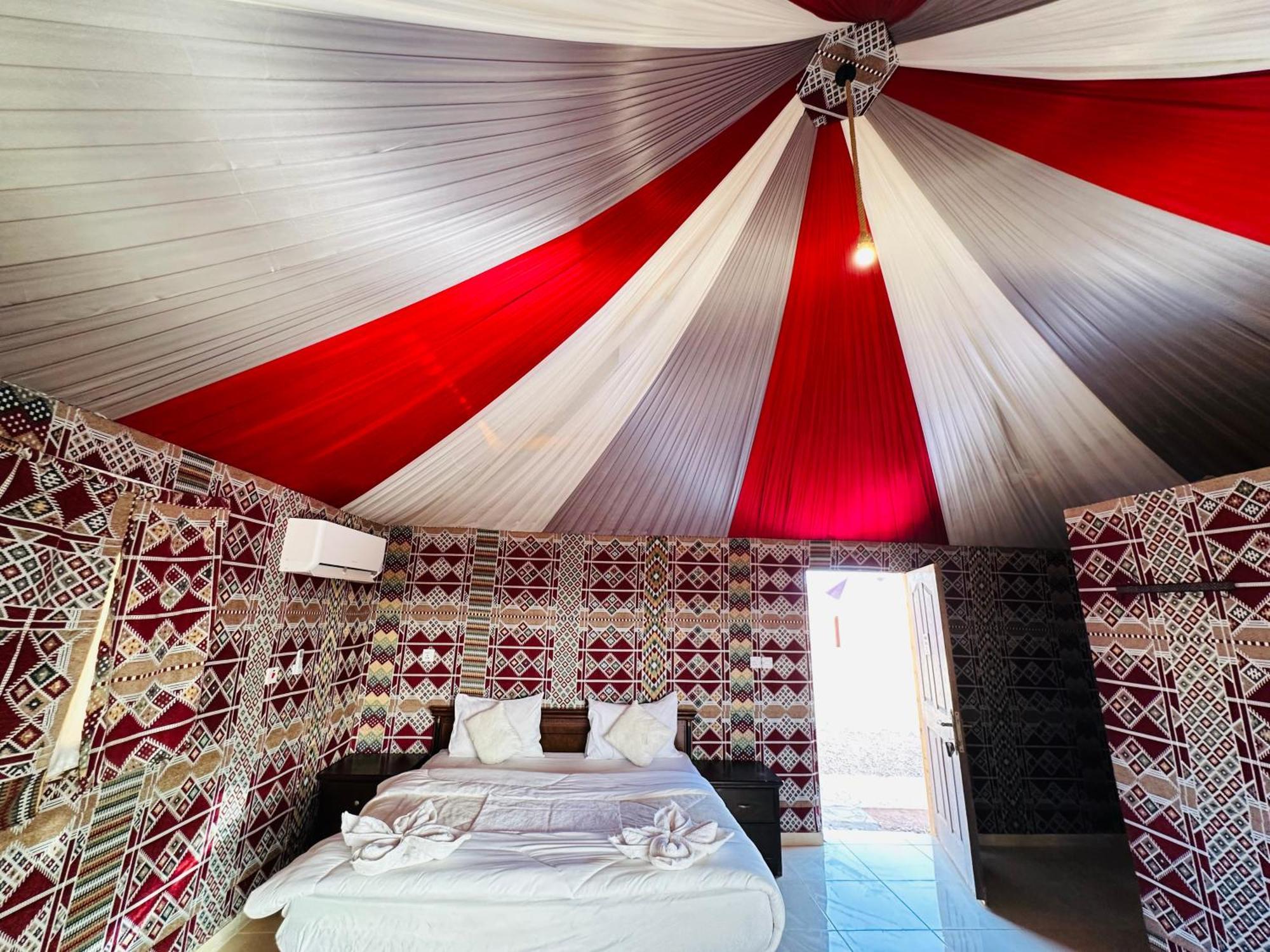 Rum Four Mountain Luxury Camp Wadi Rum Exterior photo