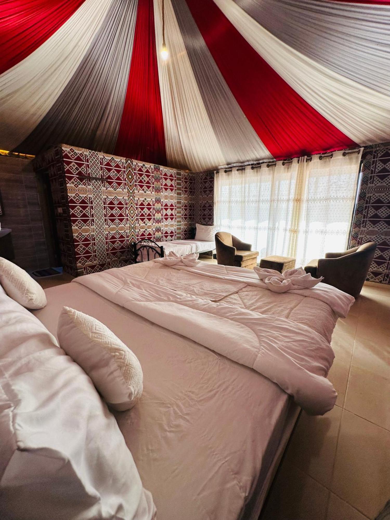 Rum Four Mountain Luxury Camp Wadi Rum Exterior photo